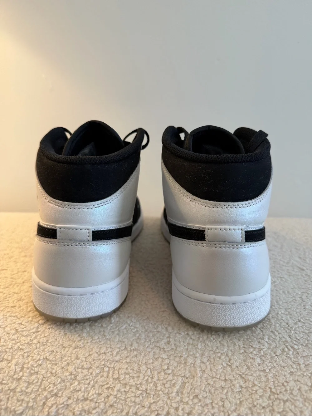 Nike Jordans men mid se